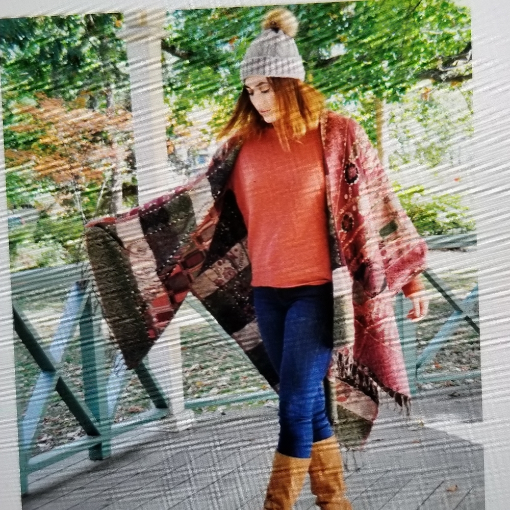 Fellowship Poncho Handwork Multi. - Picture 7 of 10